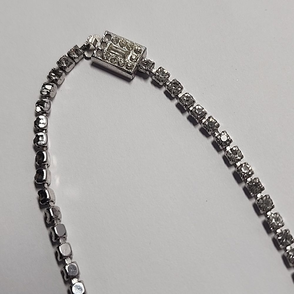 Vintage Rhinestone Elegant Silver Necklace Cup Chain Prong Set Box Clasp - Picture 2 of 6